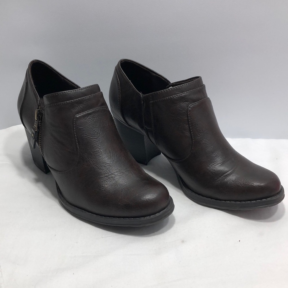 Naturalizer Trust Brown Smooth 8N Ankle Bootie Boot